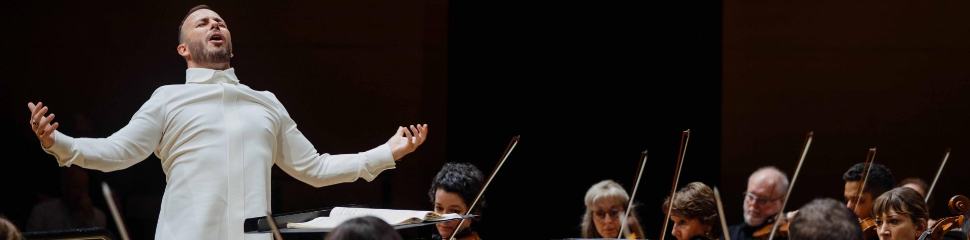 Yannick Nézet-Séguin conducting in Koerner Hall (photo courtesy of Orchestre Métropolitain)